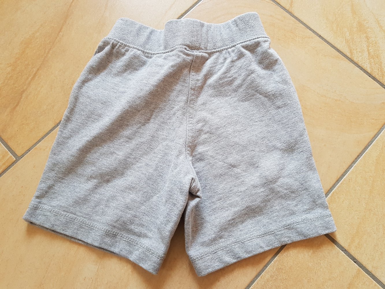 graue Shorts in Gr. 92/98 von CFL