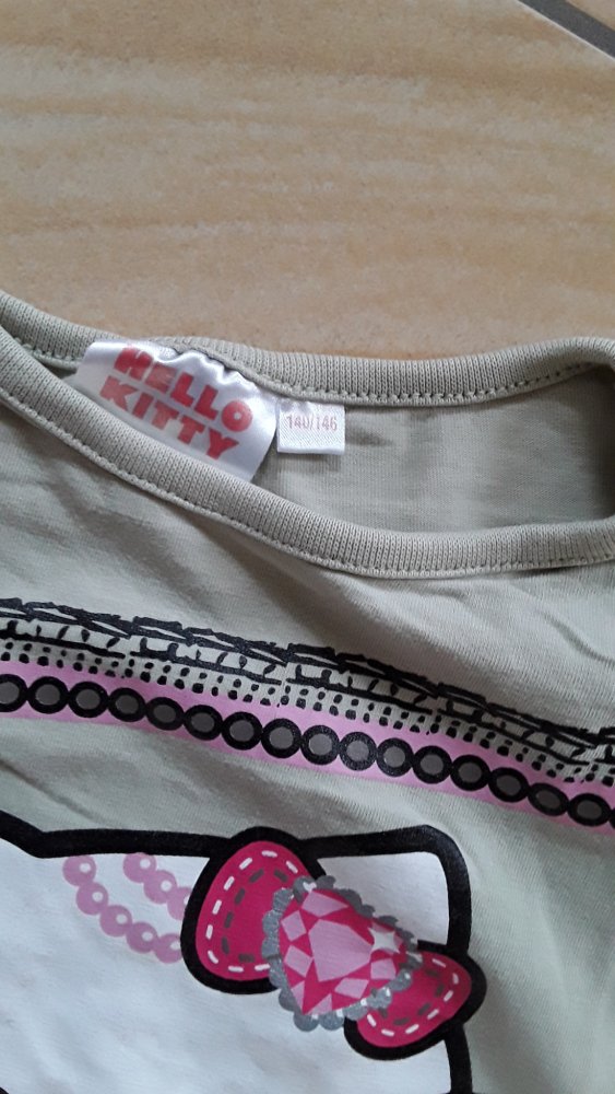 beigefarbenes T-Shirt Gr. 140/146 Hello Kitty