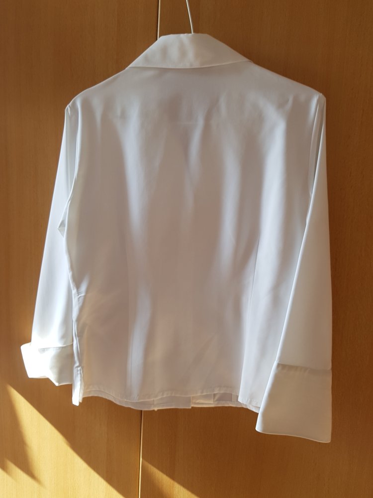 weiße Bluse in Gr. 36 von Elements 