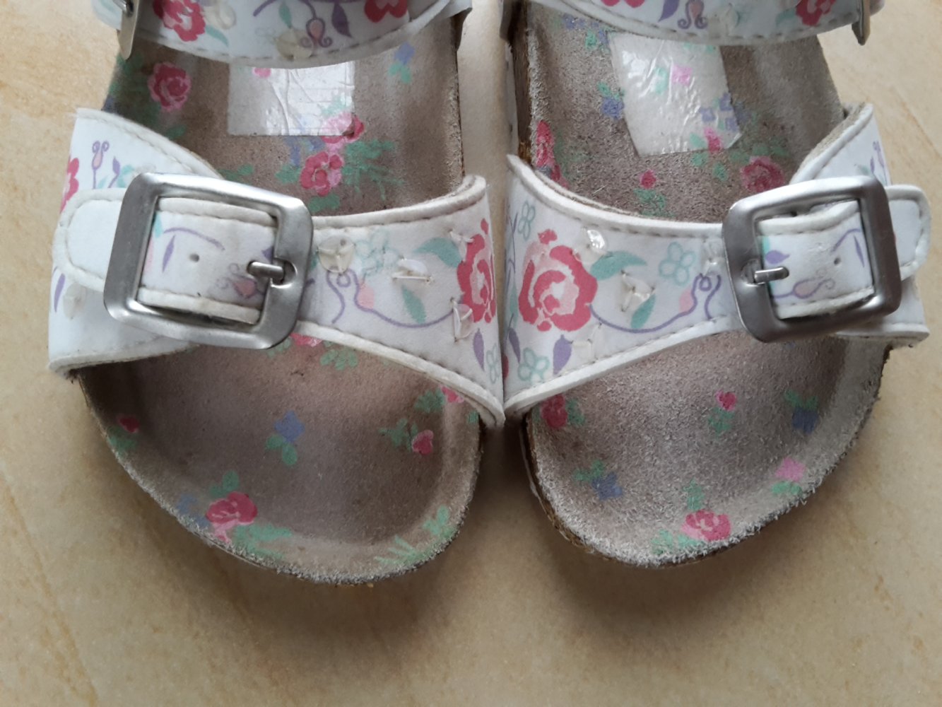 Sandalen in Gr. 25