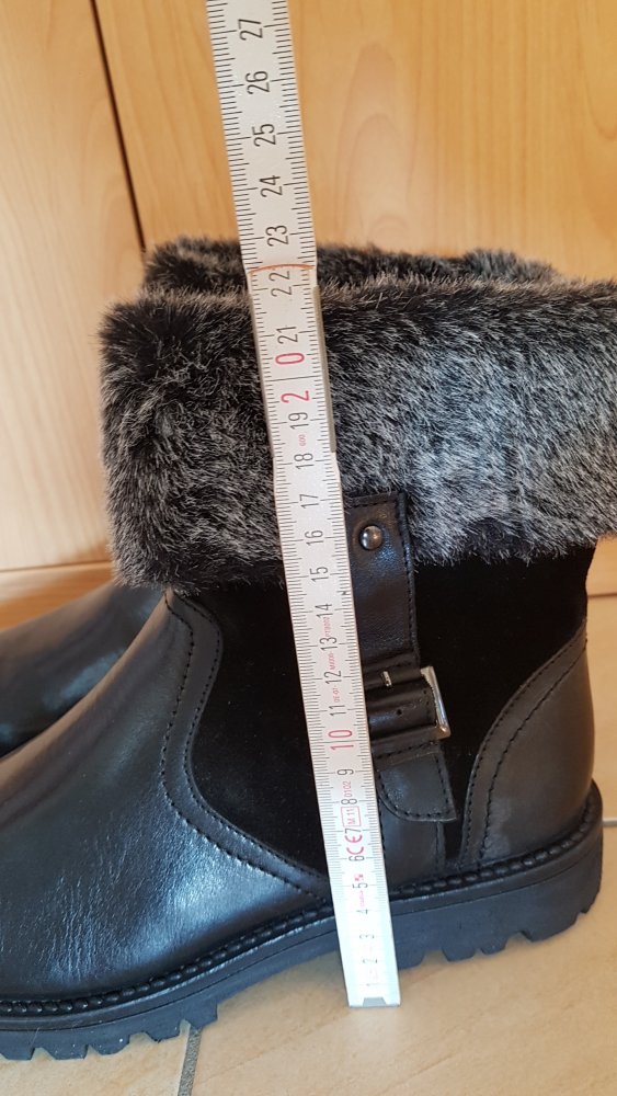 neue schöne warme Stiefletten Gr. 39 von Caprice