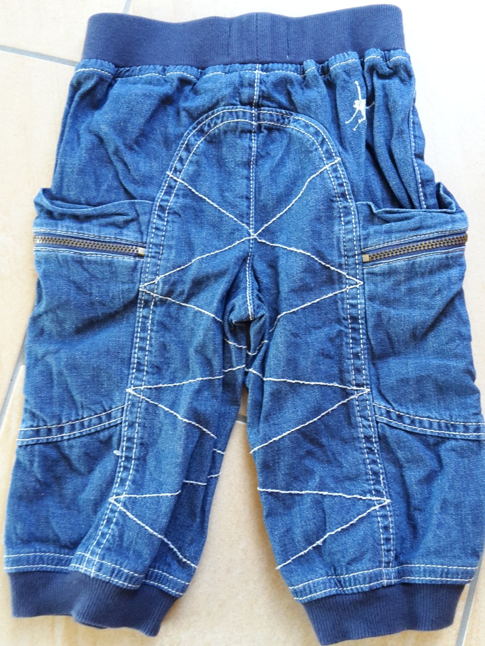 schöne Jeanshose in Gr. 74 (designed in Denmark)