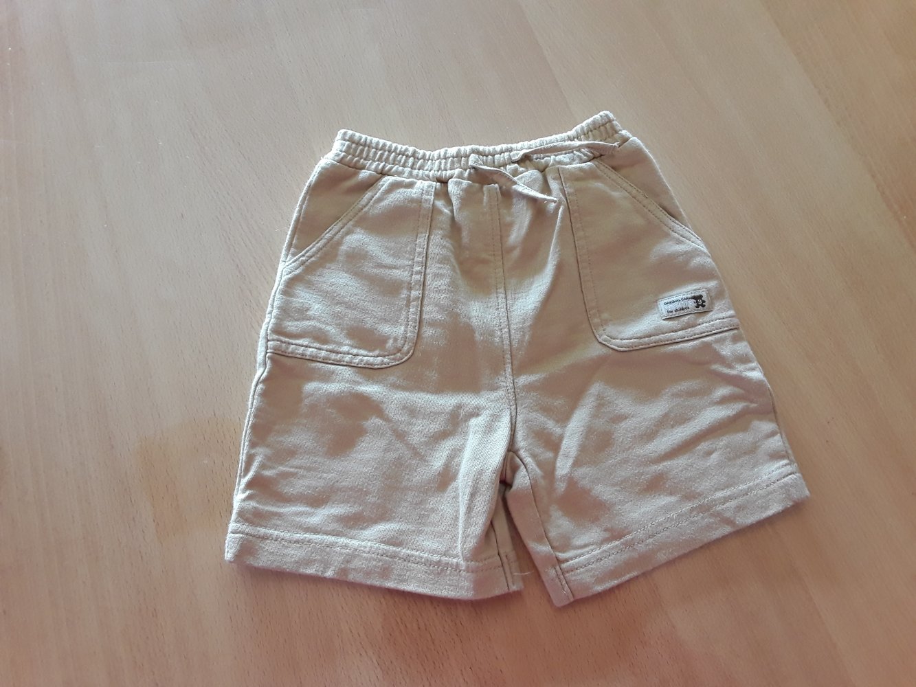 beigefarbene Shorts in Gr. 74 von C&A