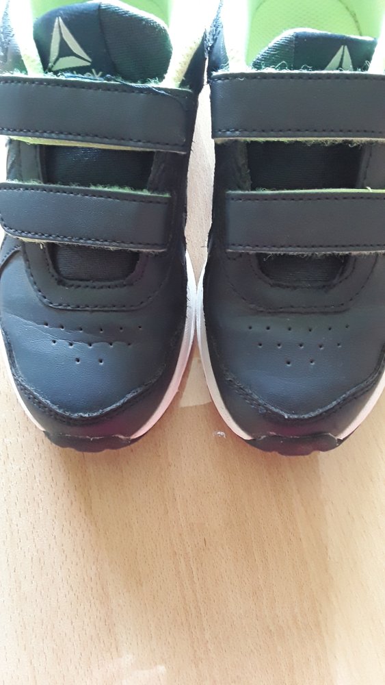 Reebok Sneaker in Gr. 28 kaum getragen
