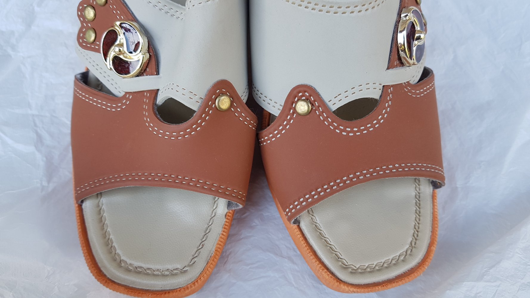 ungetragene Sandalen/ Clogs Gr. 39