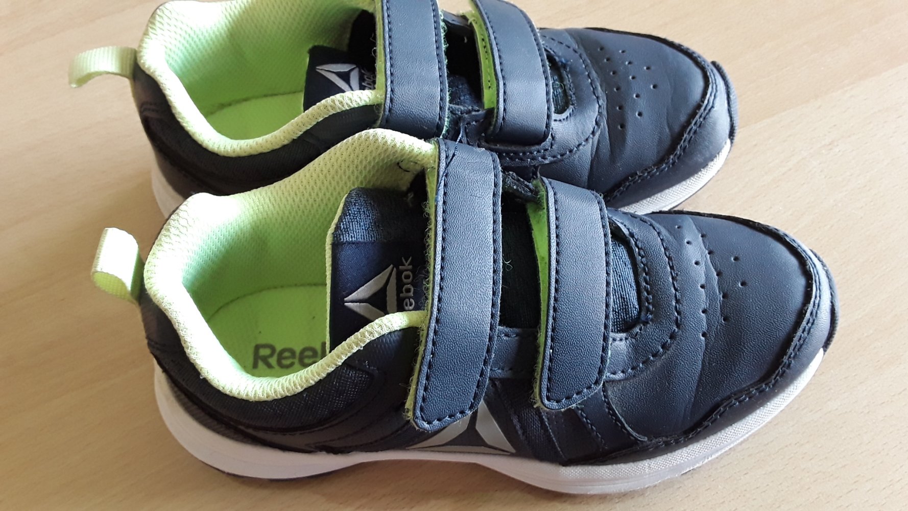 Reebok Sneaker in Gr. 28 kaum getragen