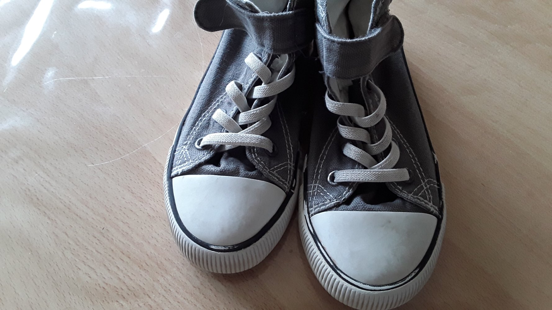 graue Sneaker in Gr. 29 H&M