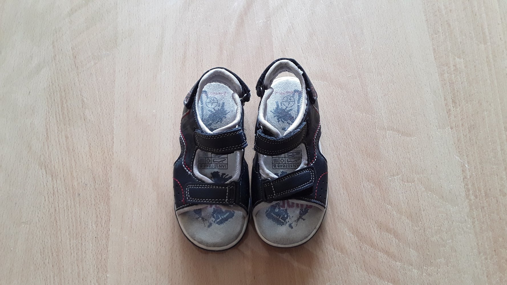 Sandalen in Gr. 24