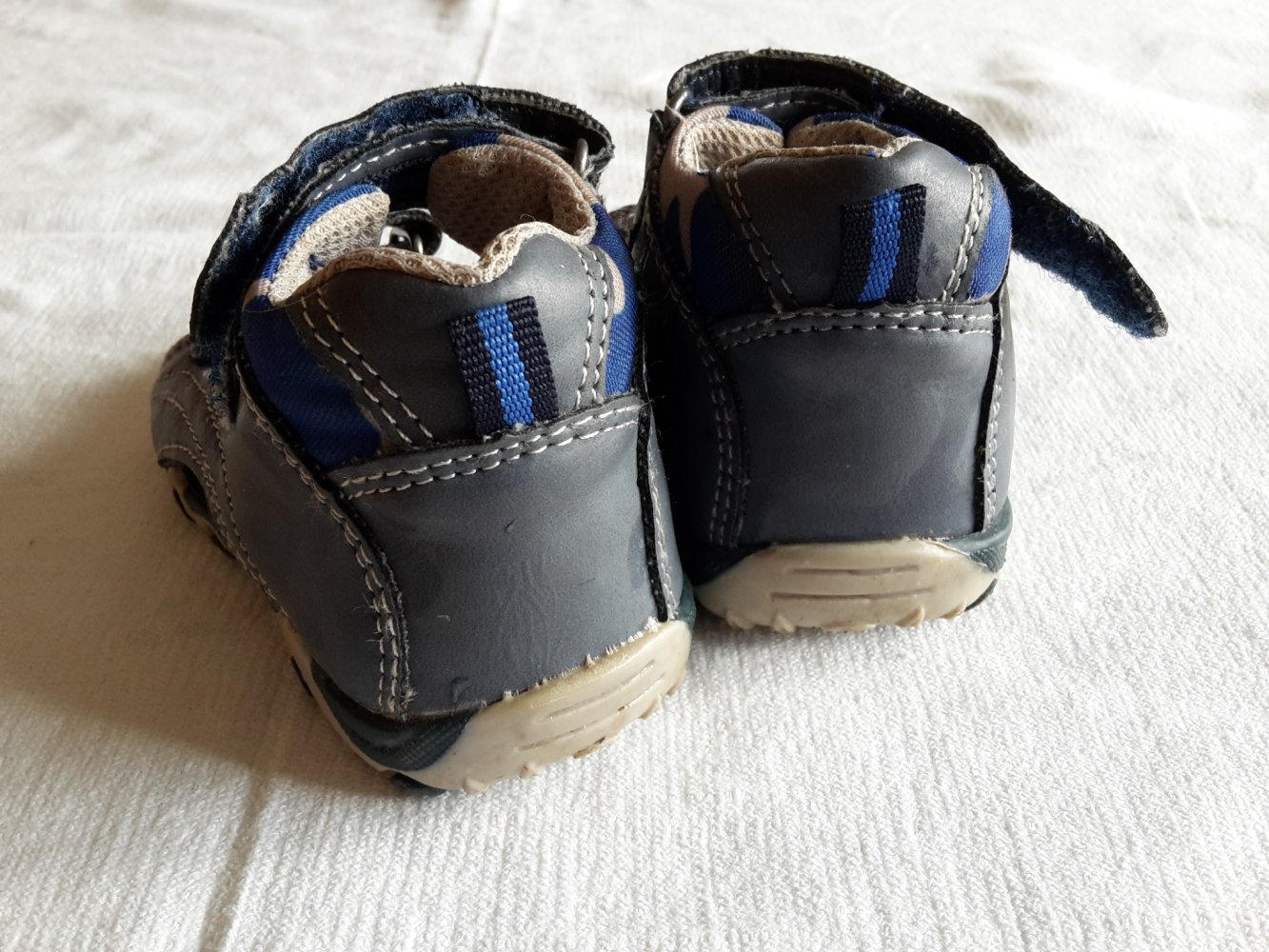 Sandalen in Gr. 22