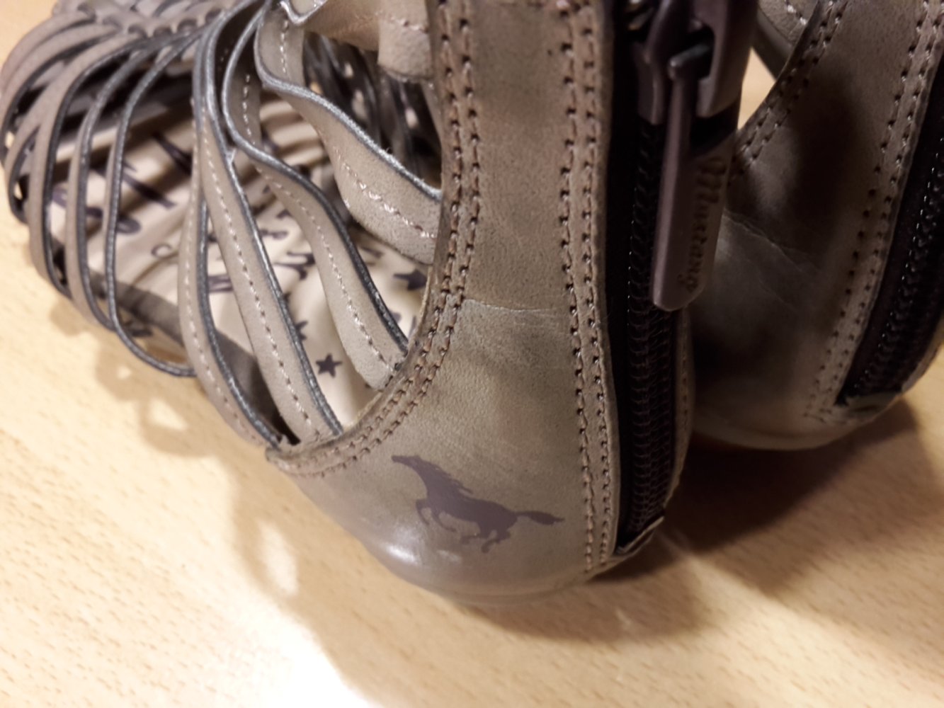 Sandalen in Gr. 31 von Mustang