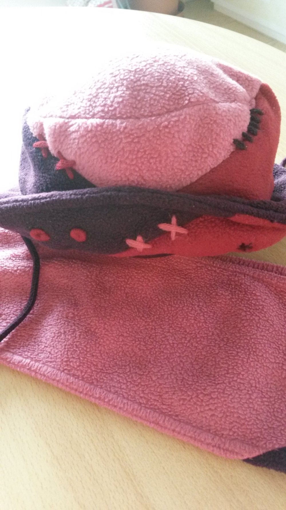 Set aus Fleece Mütze / Hut und Schal