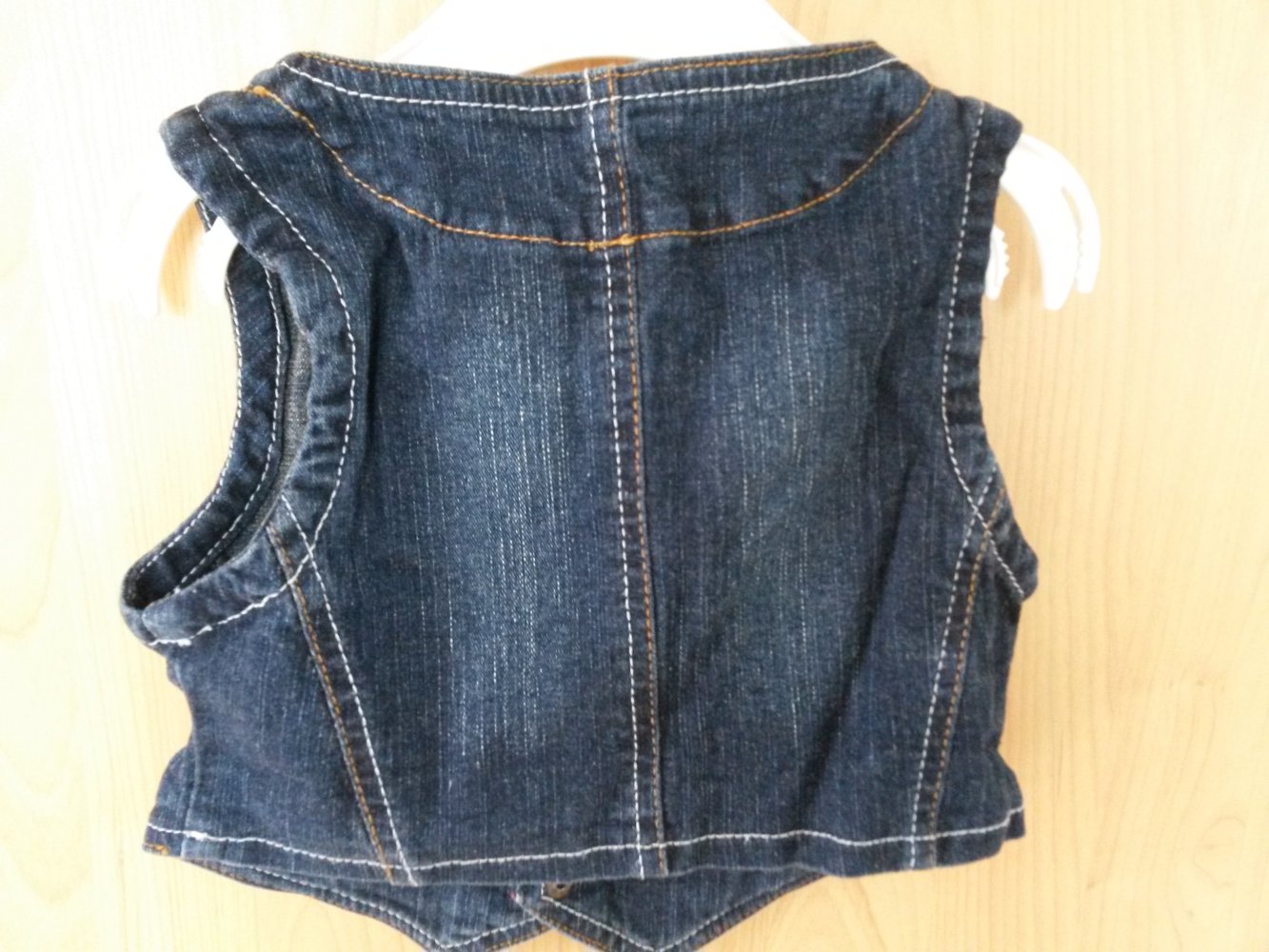 tolle Jeansweste in Gr. 110 okay
