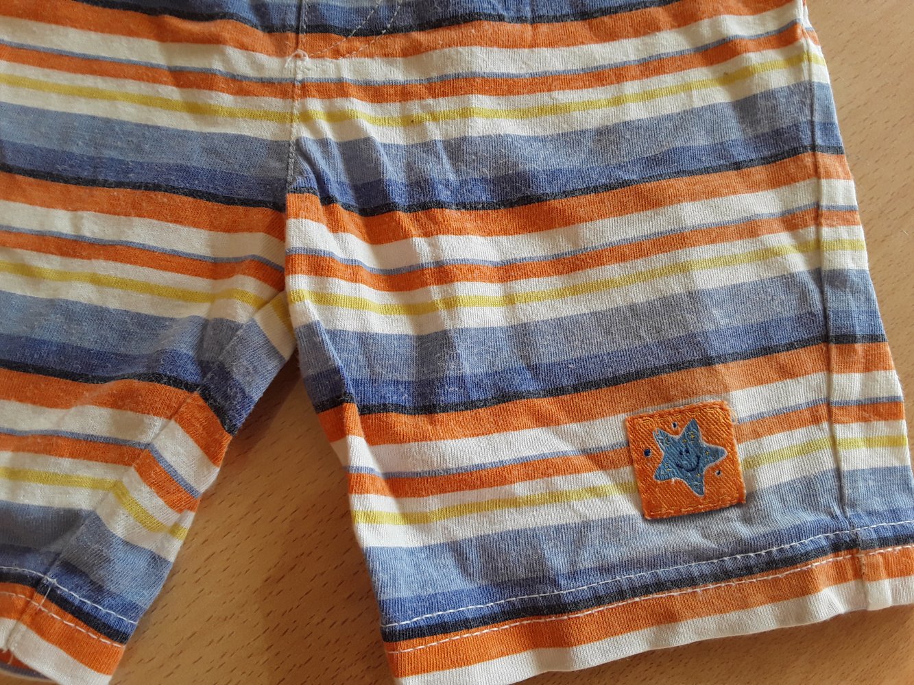 gestreifte kurze Hose/ Shorts/ Radler in Gr. 74 von C&A