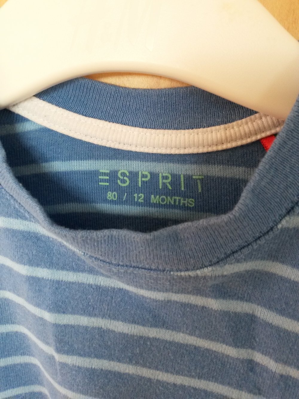 gestreiftes T-Shirt in Gr. 80 von ESprit