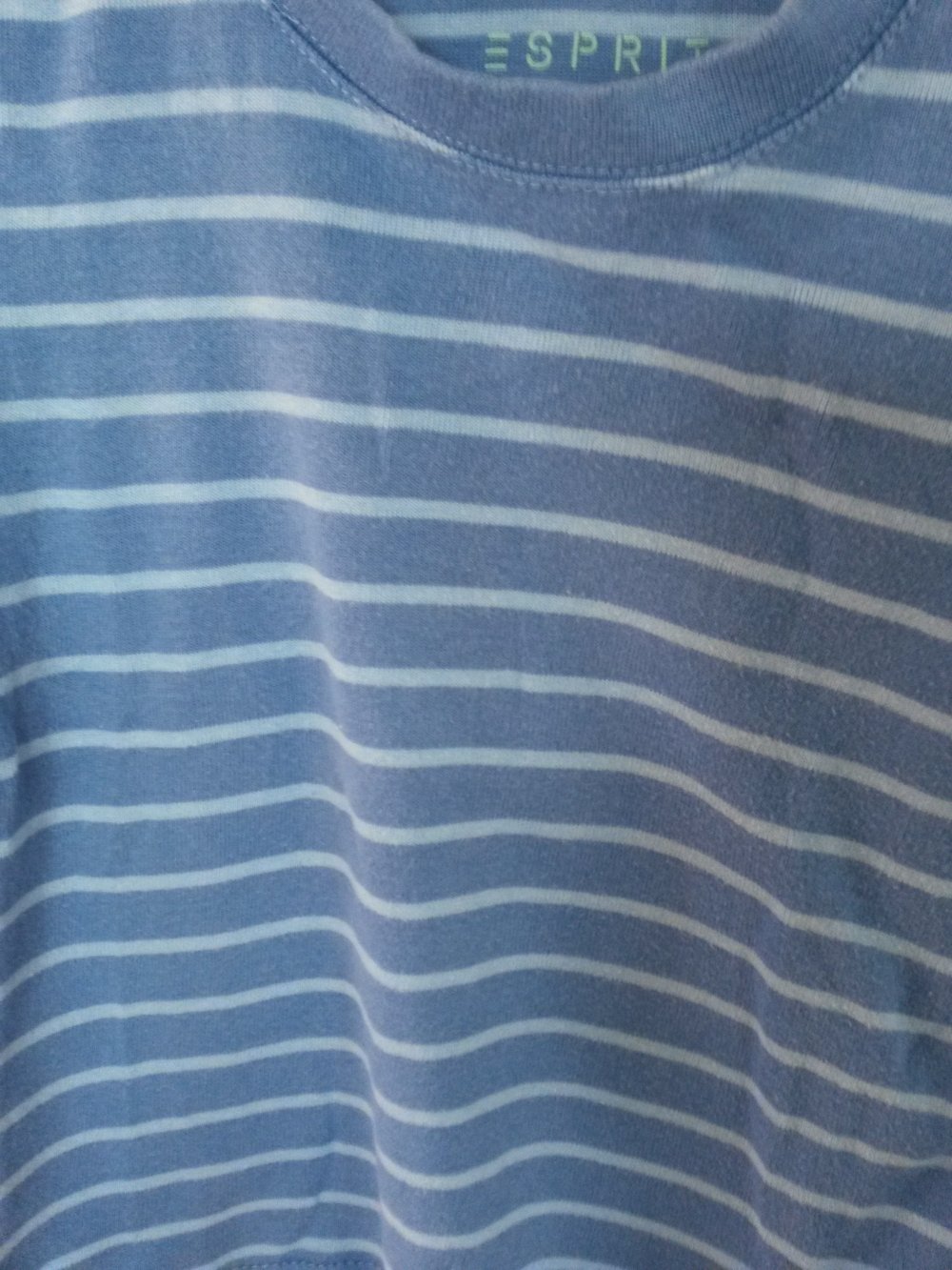 gestreiftes T-Shirt in Gr. 80 von ESprit