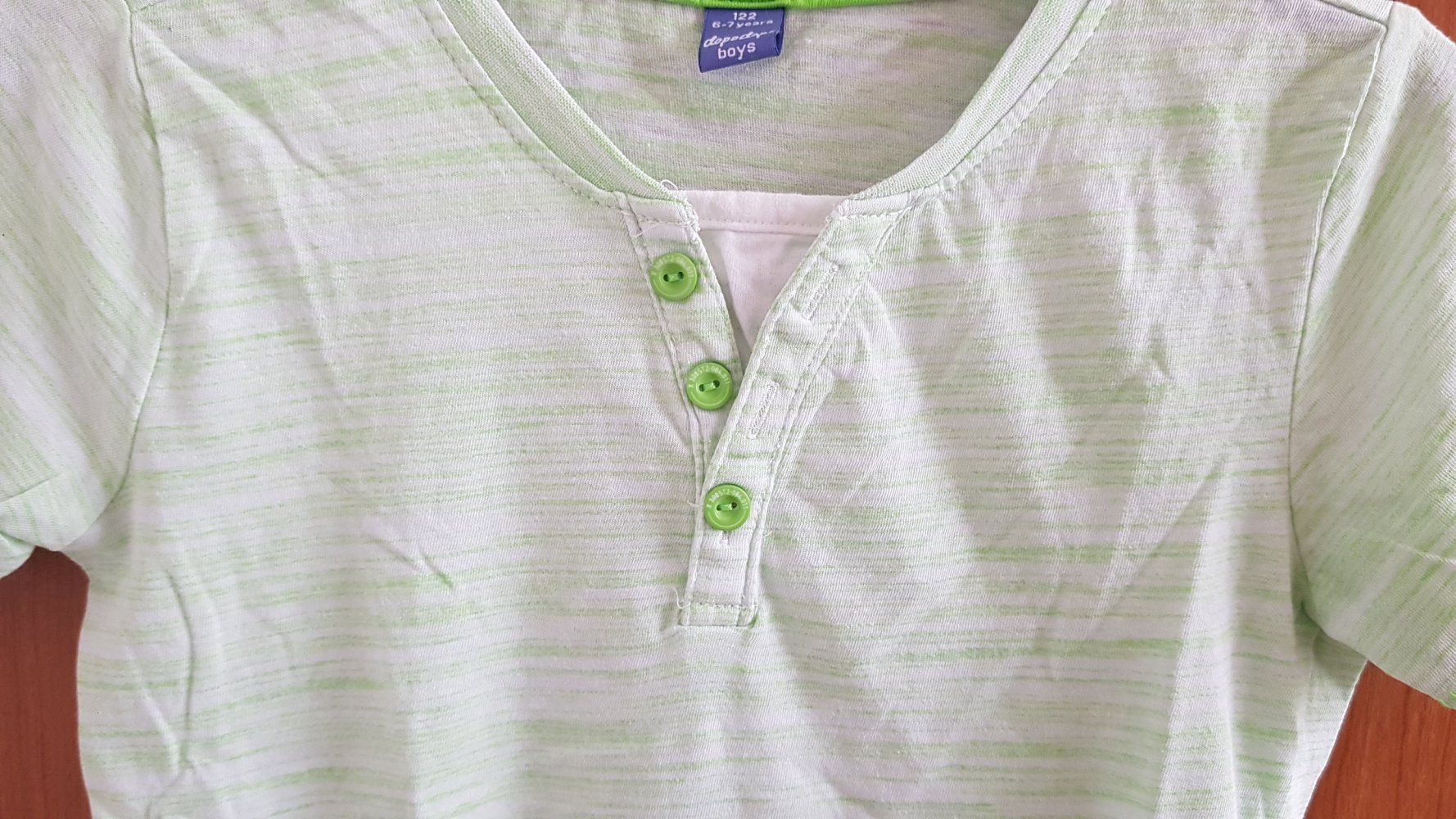 hellgrün-weiß gestreiftes T-Shirt Gr. 122 dopodopo