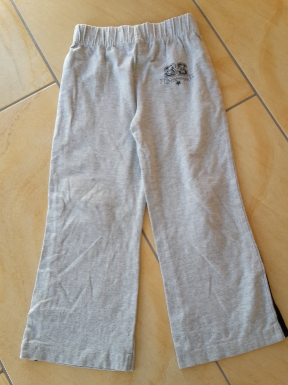 Jogginghose in Gr. 116 v. b.p.c.