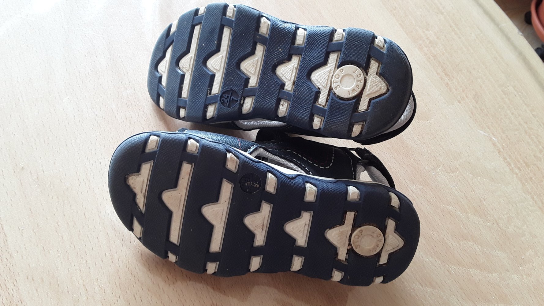 Sandalen in Gr. 24