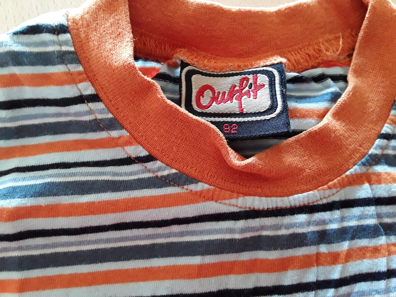 gestreiftes T-Shirt in Gr. 92 von Outfit