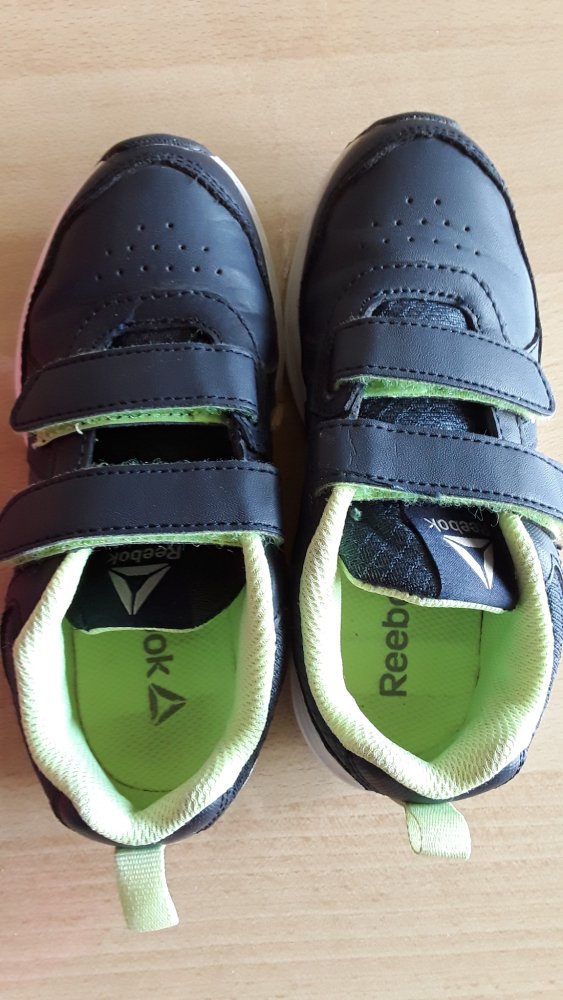 Reebok Sneaker in Gr. 28 kaum getragen