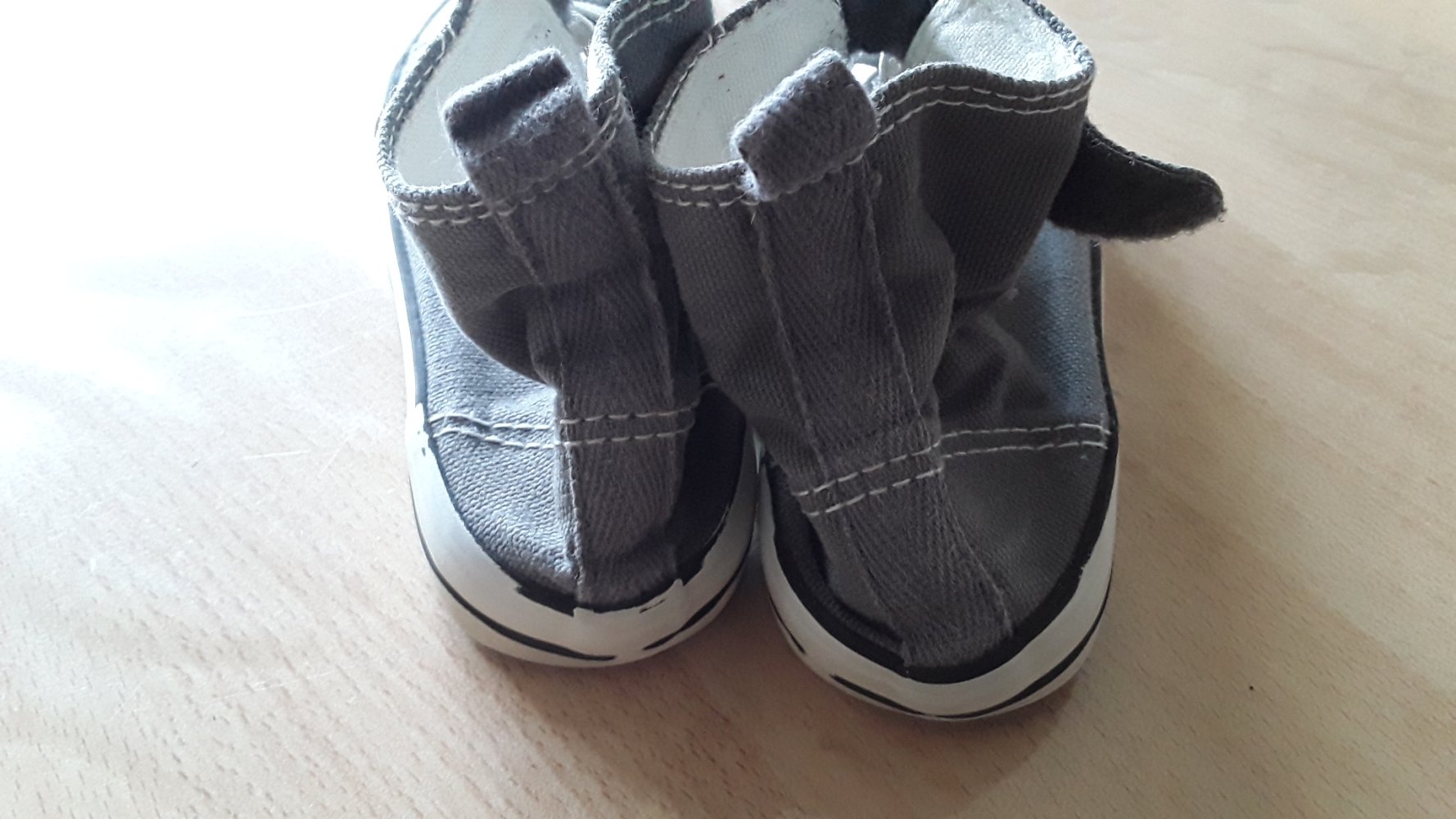graue Sneaker in Gr. 29 H&M