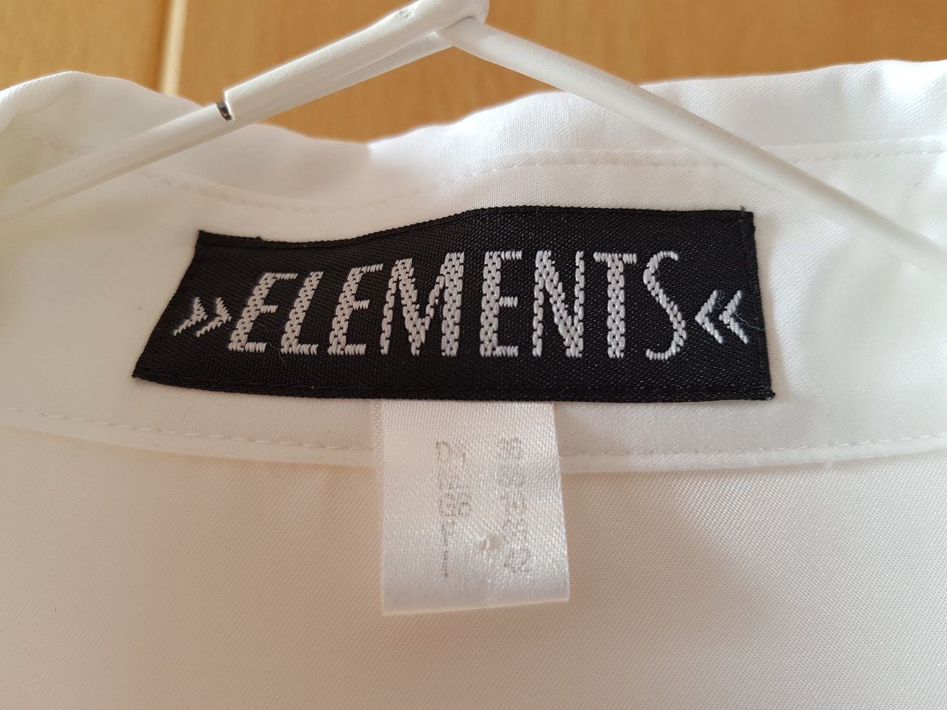 weiße Bluse in Gr. 36 von Elements 