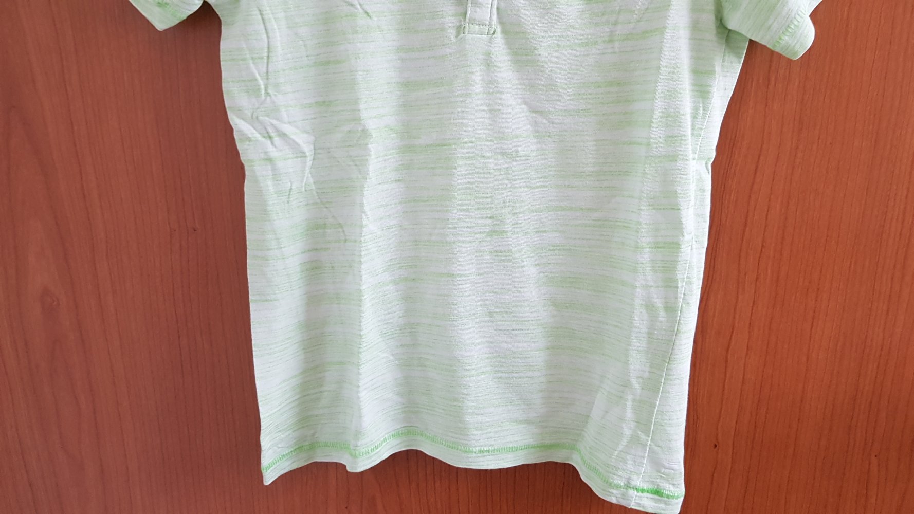 hellgrün-weiß gestreiftes T-Shirt Gr. 122 dopodopo