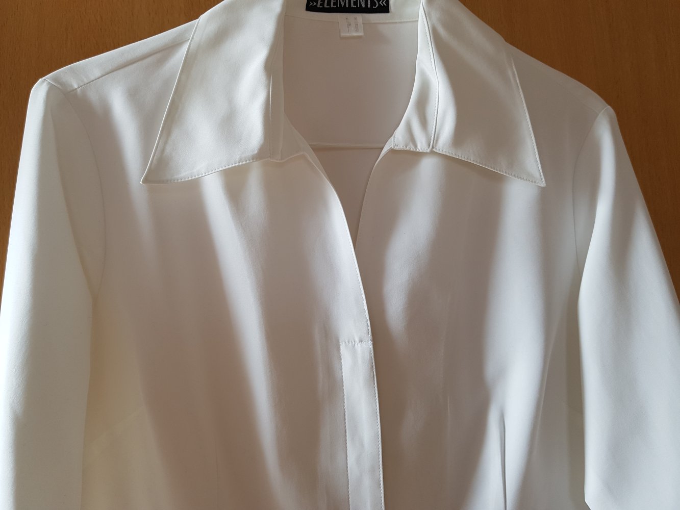 weiße Bluse in Gr. 36 von Elements 
