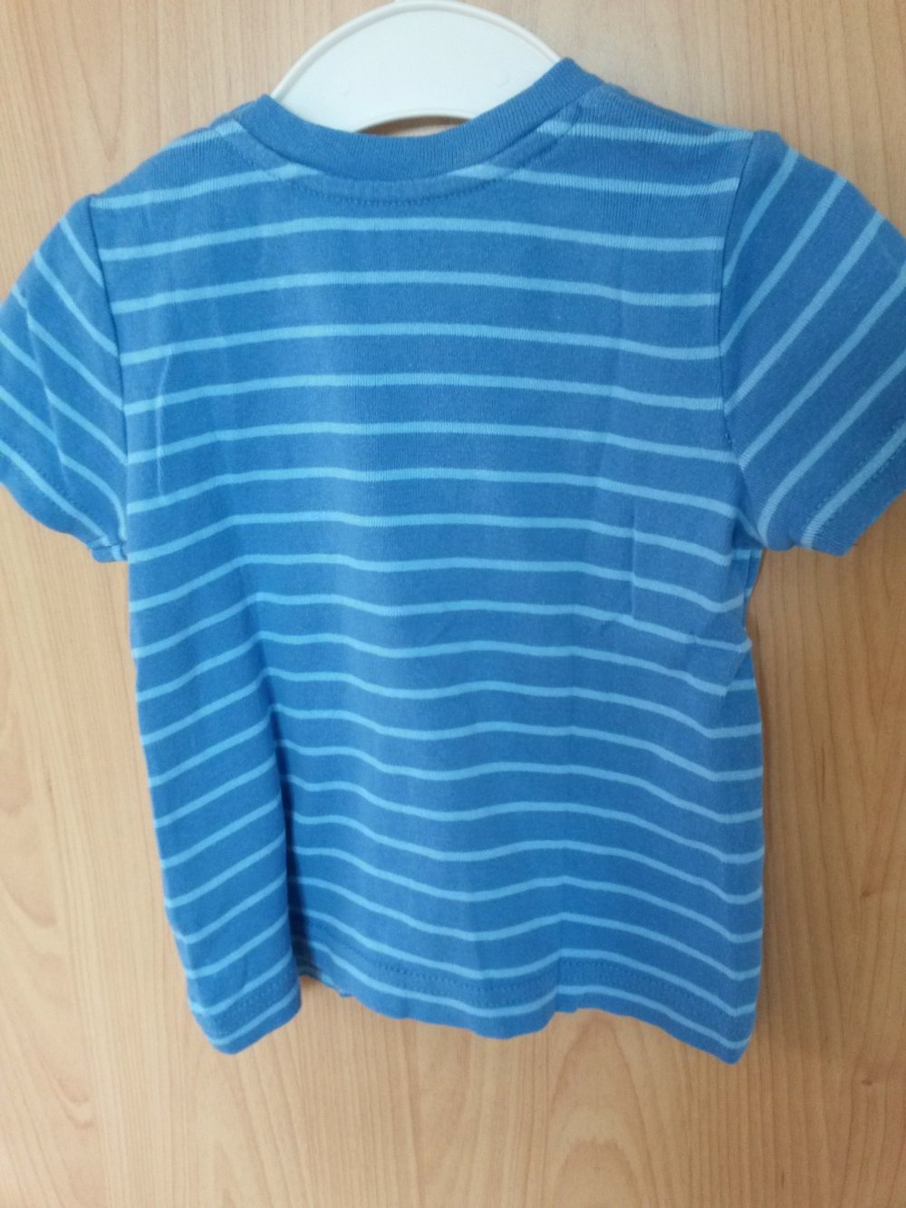 gestreiftes T-Shirt in Gr. 80 von ESprit