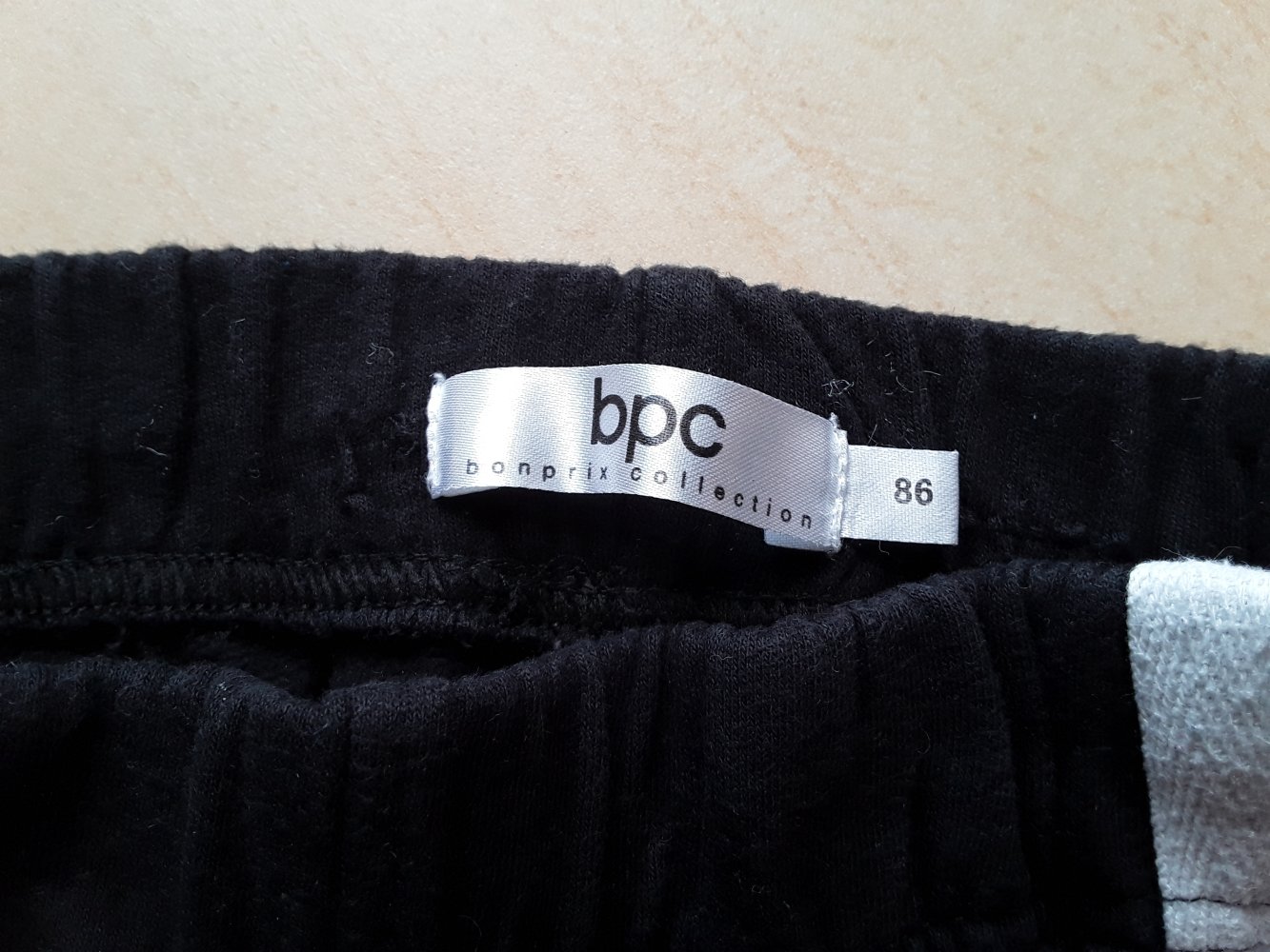 schwarze Jogginghose in Gr. 86 von bpc