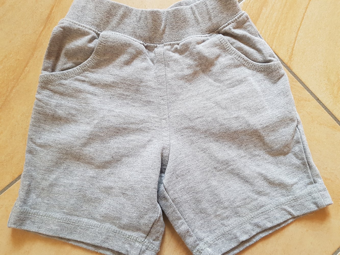graue Shorts in Gr. 92/98 von CFL