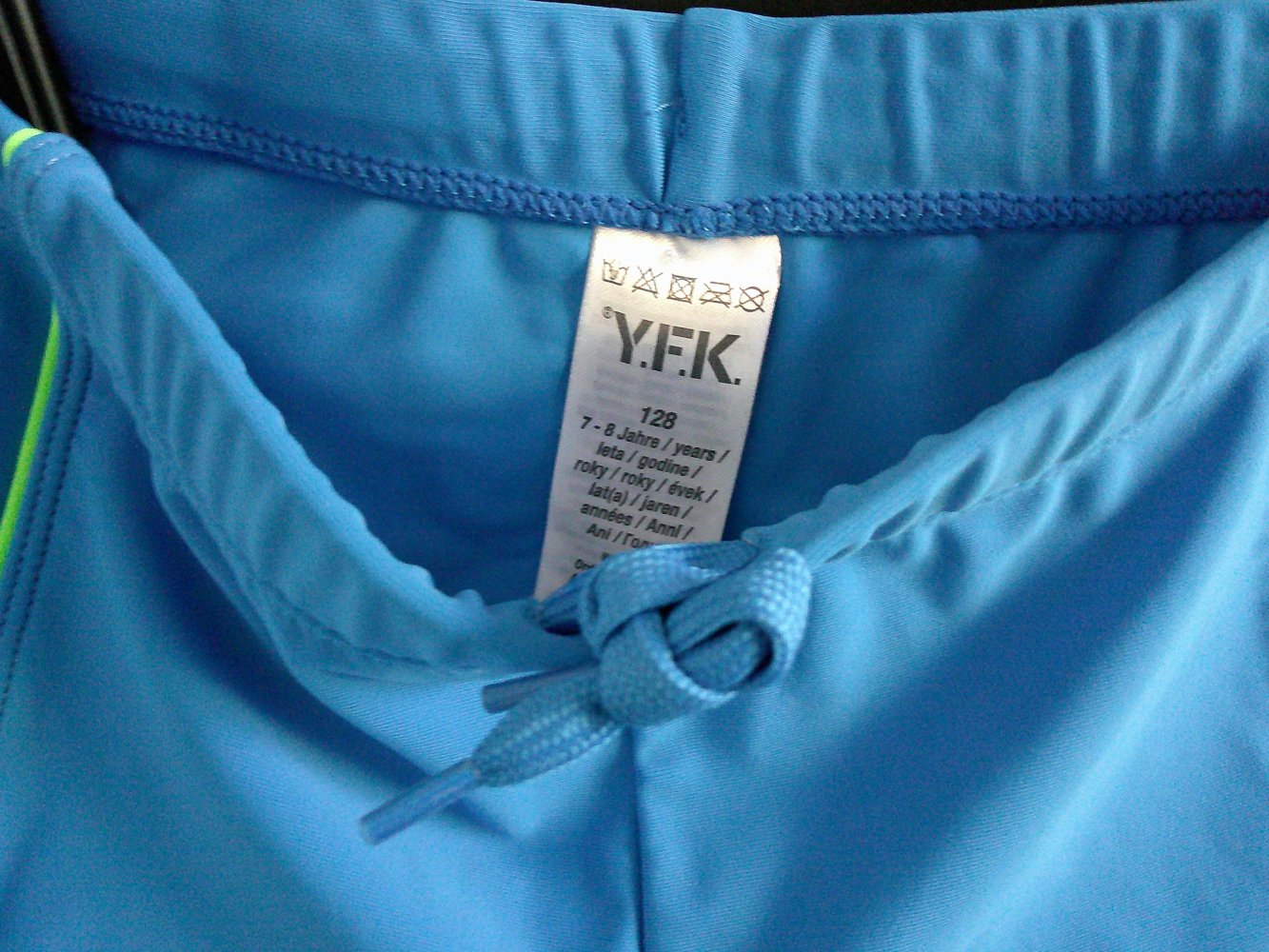 blaue kaum getragene Badehose Gr. 128 Y.F.K.