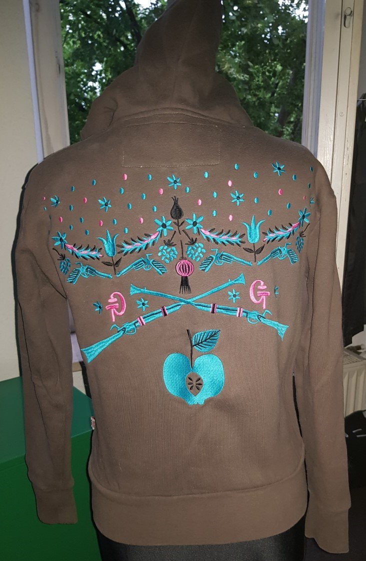 Gama-Go Hoodie Zip up Jacket Pistole Guns Limited Edition 2006 S
