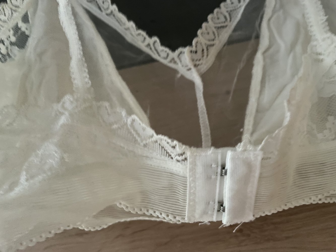 durchsichtiger weißer BH ohne Bügel - sexy mit Spitze - Hochzeit - 75 B 80 A