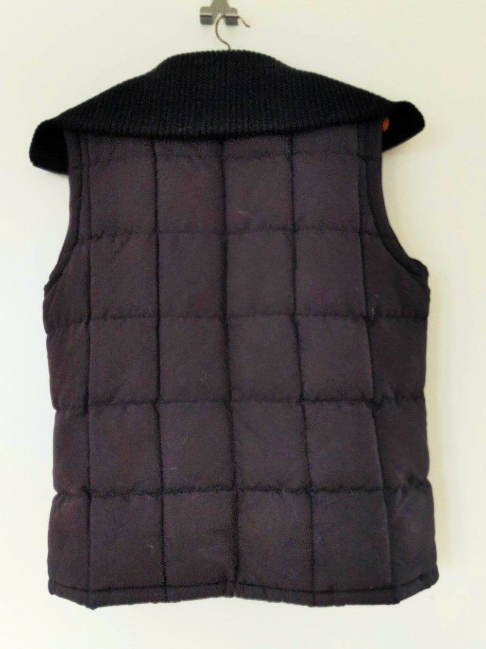 Weste - hoher Kragen - verschließbare Taschen - M