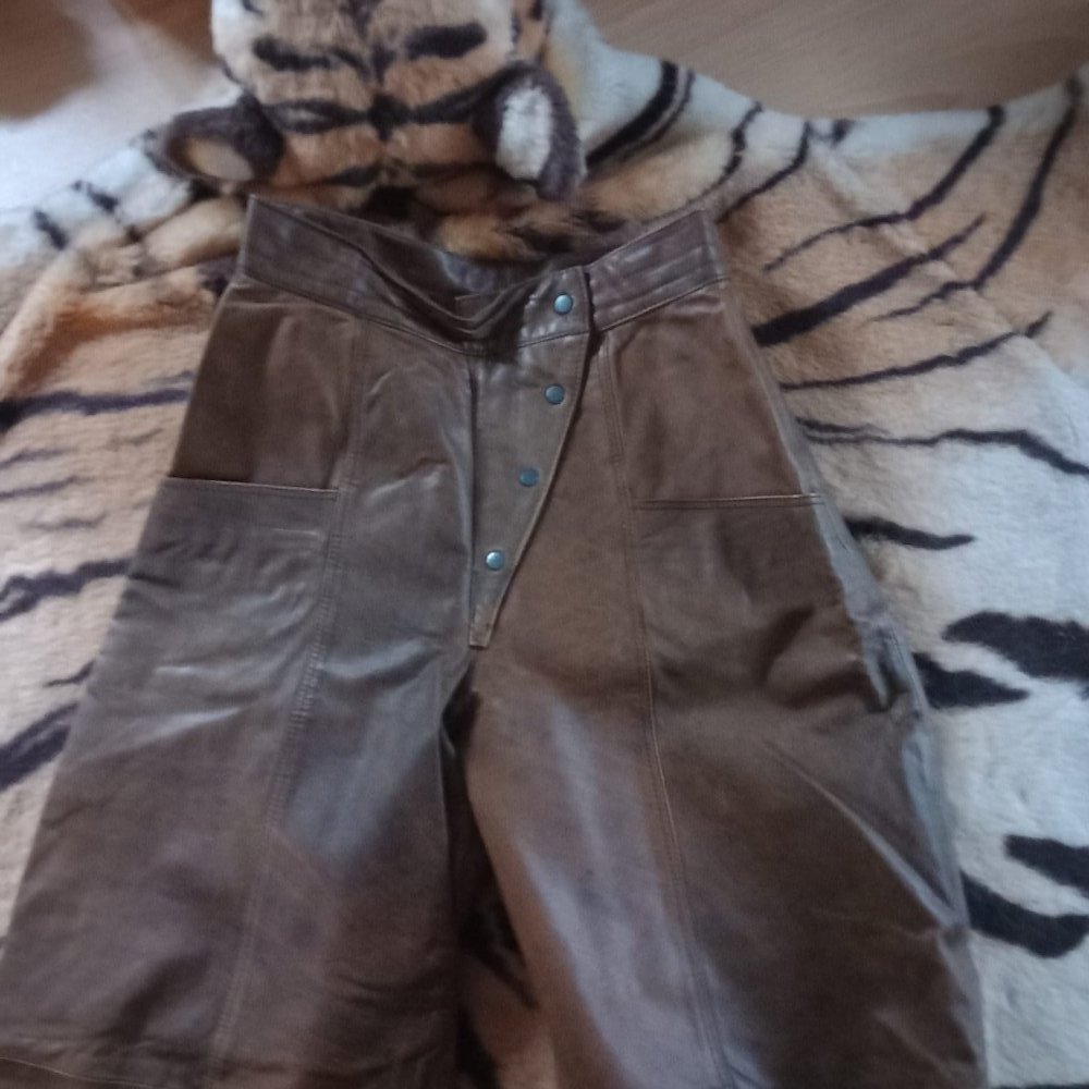 *** Achtung ~ Leder Ladys ~ Aufgepasst ***