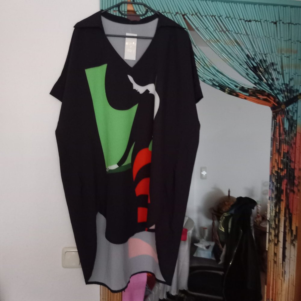 *** Neu ~ Long Shirt ~ Abstrakt ~ Extravagant ***