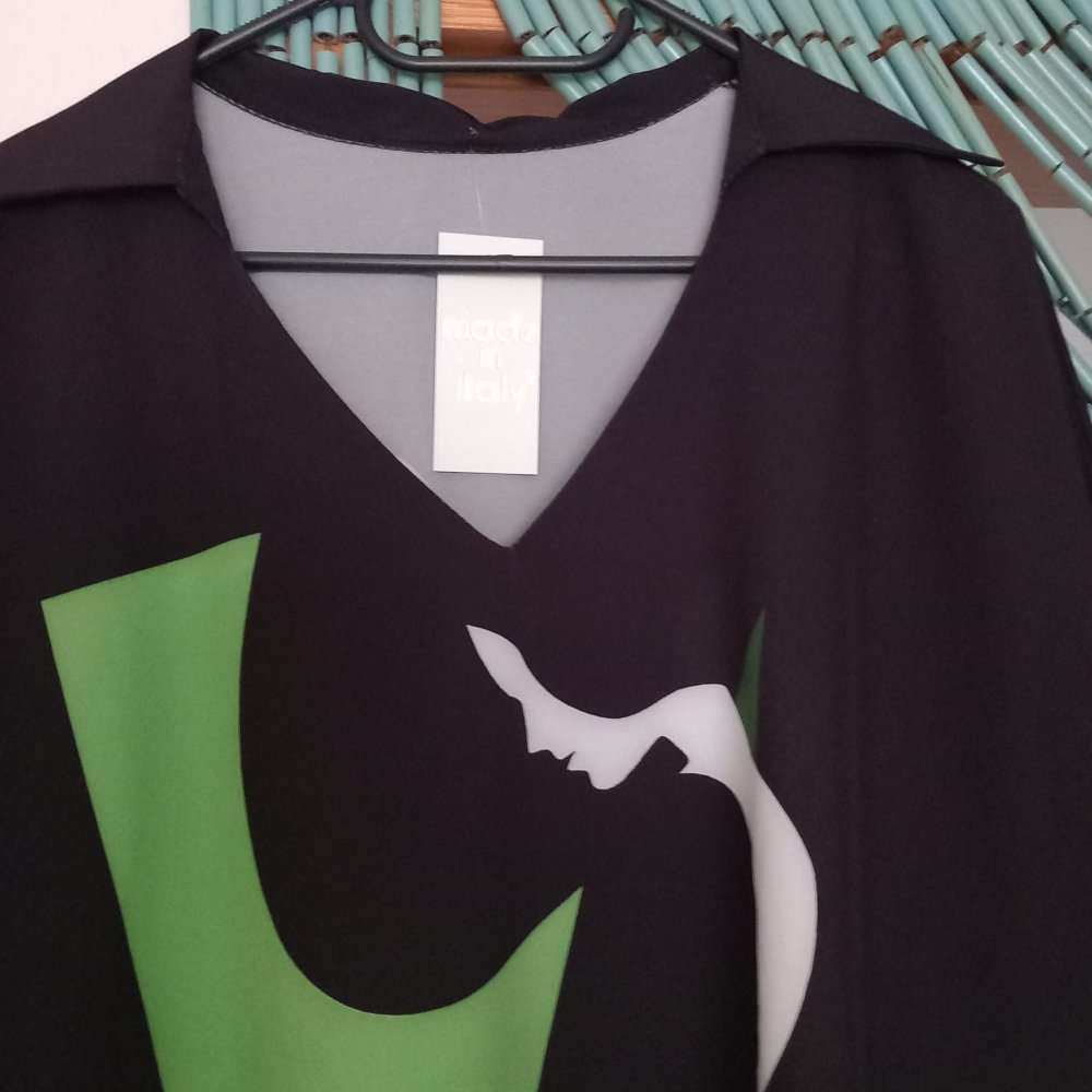 *** Neu ~ Long Shirt ~ Abstrakt ~ Extravagant ***