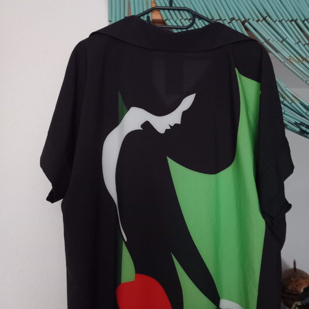 *** Neu ~ Long Shirt ~ Abstrakt ~ Extravagant ***