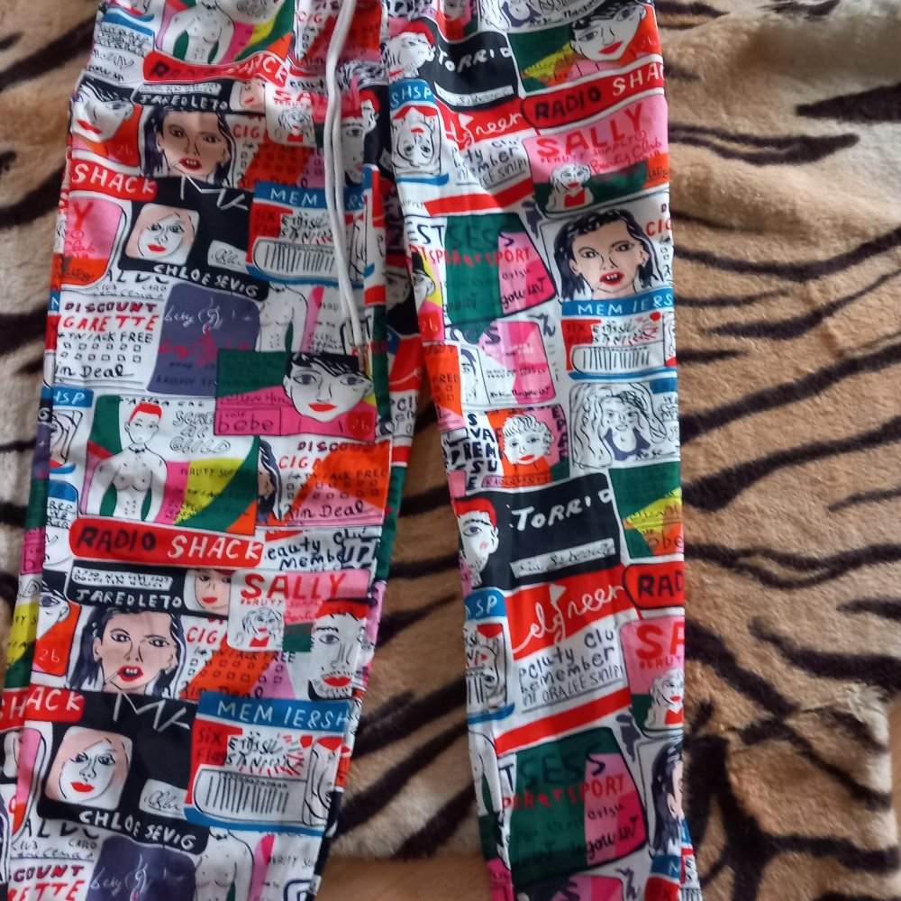 *** Schrill ~ Freizeit Hose ~ Bedruckt ***