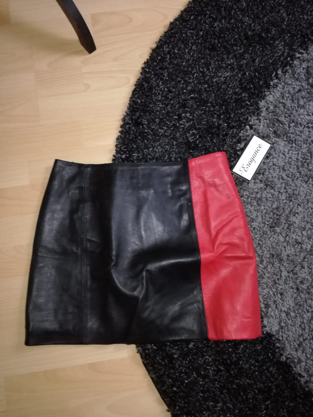 *** NEU ~ Mini ~ Echt Leder ~ Rock ***
