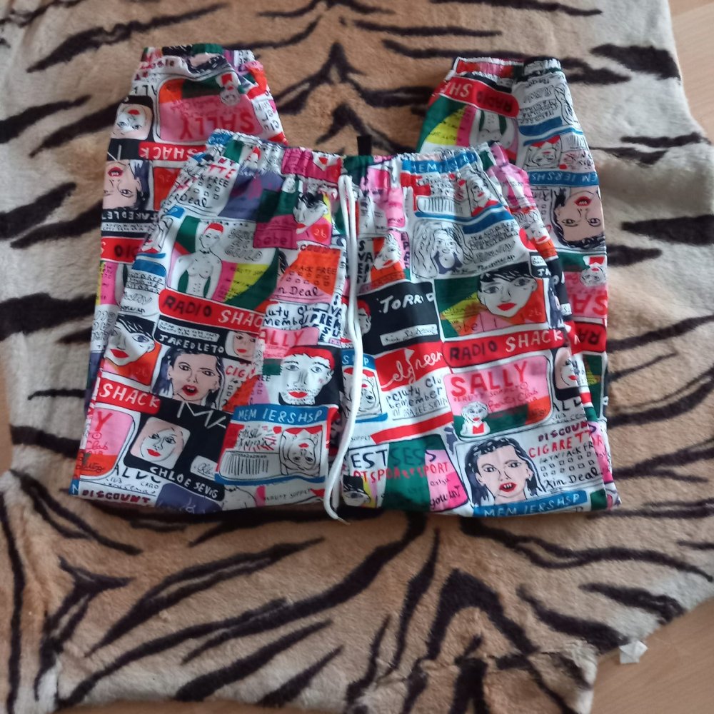 *** Schrill ~ Freizeit Hose ~ Bedruckt ***