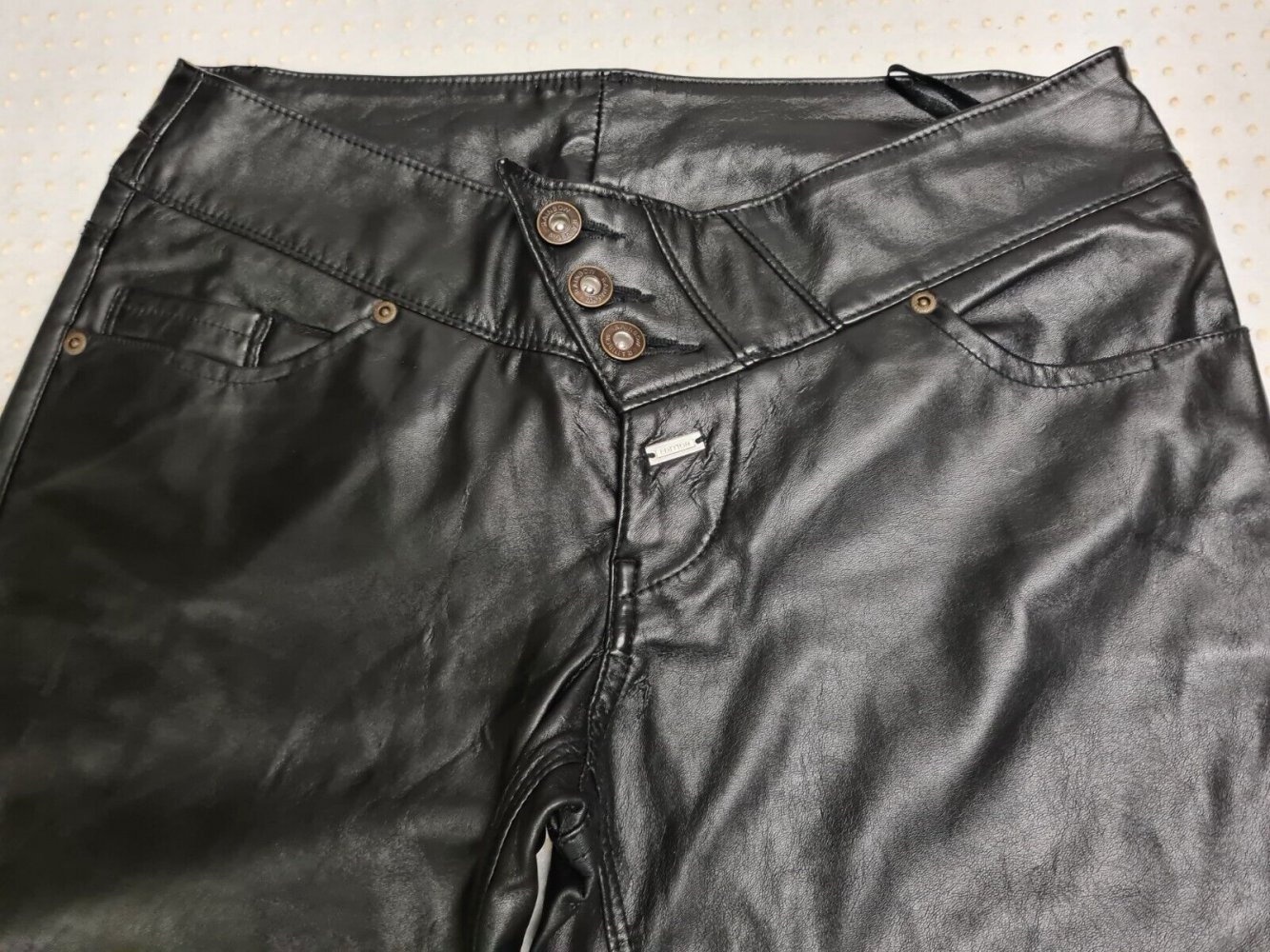 *** NEU ~ Kunstleder ~ Stretch ~ Leggings ~ Hüfthose ***