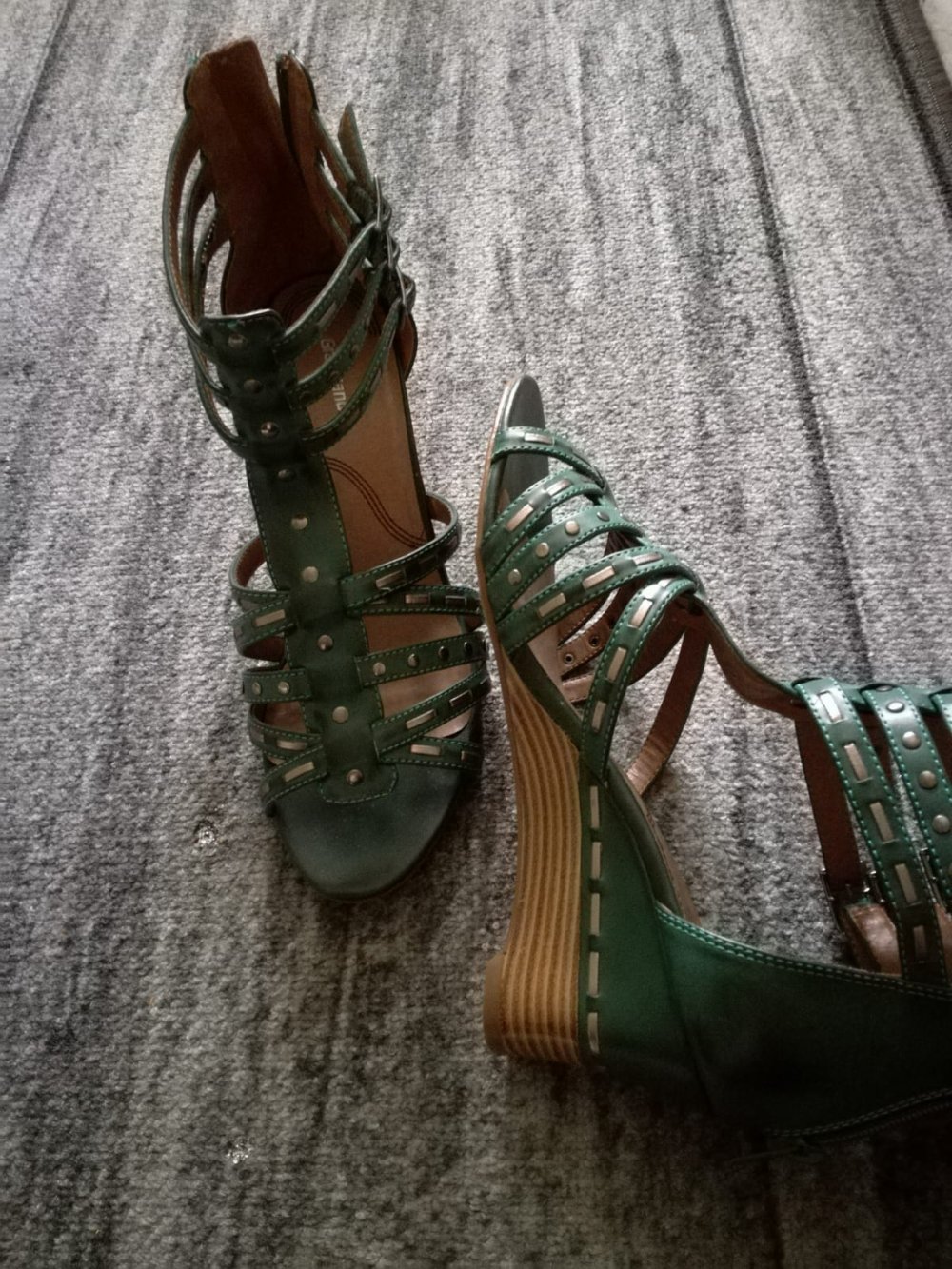 *** Tolle ~ Bequeme ~ Sandalen ***