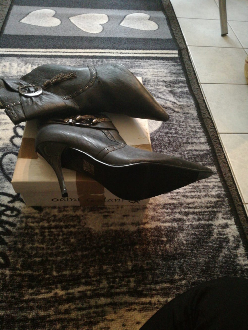 *** Neu ~ Heels ~ Stiefel ***