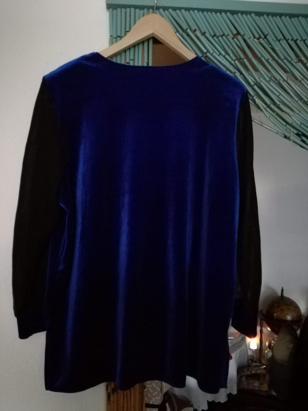 *** Schönes ~ Langärmliges ~ Shirt ~ 80-ziger Style ***