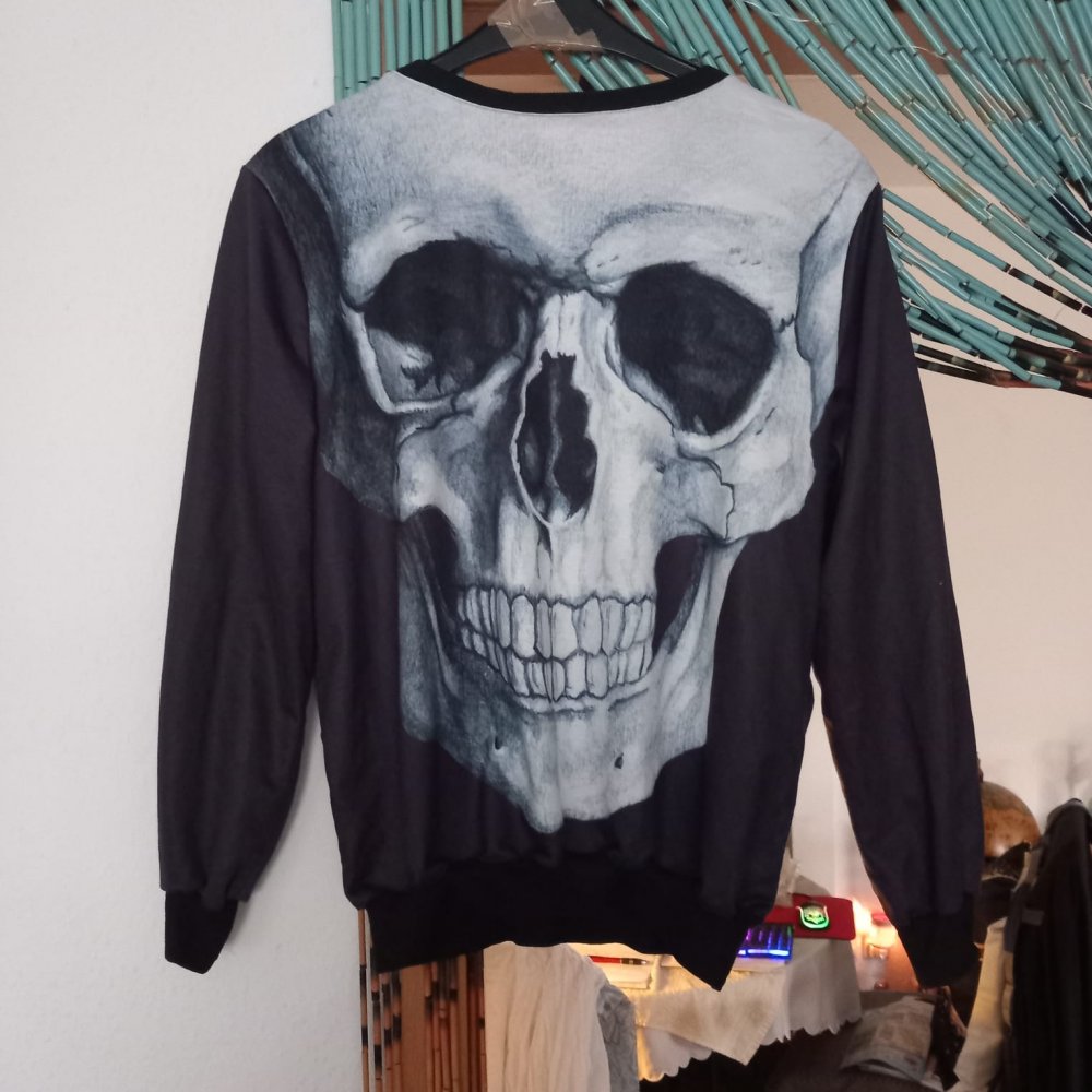 *** Super ~ Sweatshirt ~ Totenkopf ***
