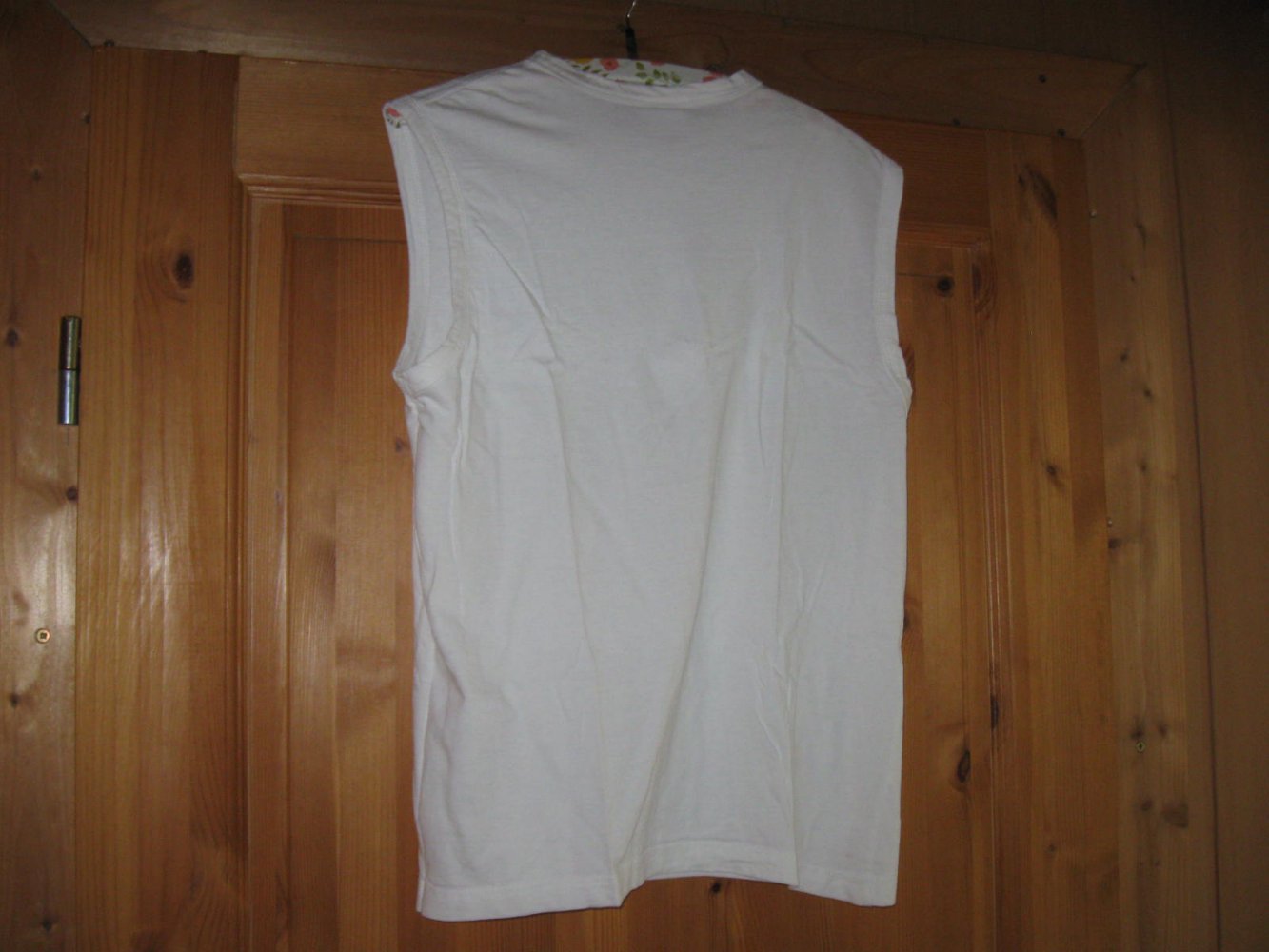 *** Shirt mit Brust Druck ***