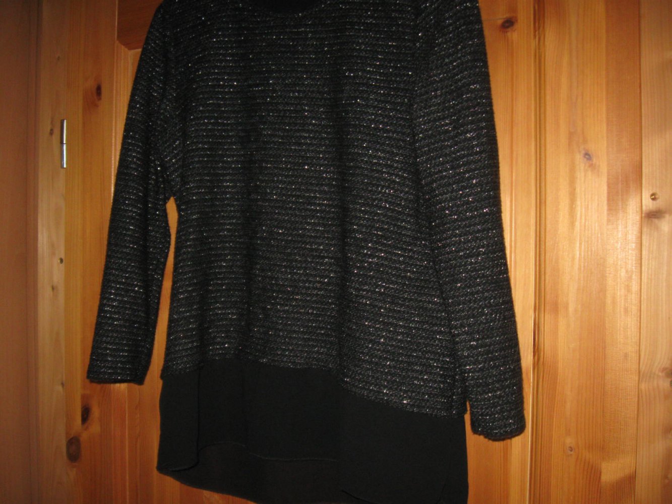 *** Tolle Pullover ~ Raffinierter Rücken ~ Lurex Fäden ***