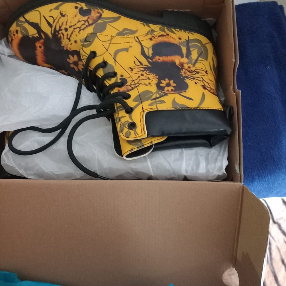 *** Neue ~ Boots ~ Bienenprint ***